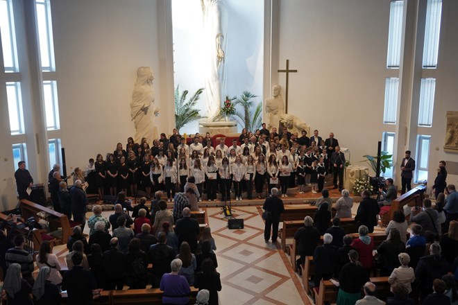 Varaždinskom crkvom Dobrog Pastira odjekivala pjesma i molitva za duhovna zvanja